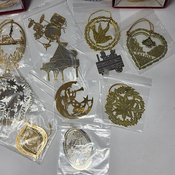 Laser Cut Brass & White Metal Christmas Ornament Wreaths Train Drums VTG QTY 20 - Picture 4 of 11